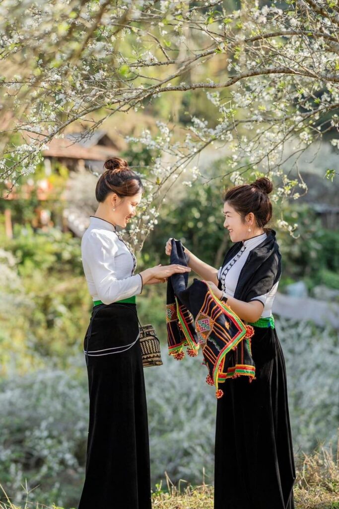 Le costume traditionnel des femmes des hauts plateaux de Dien Bien