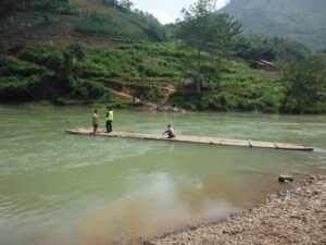 Riding Motorbikes in Vietnam — photo 11